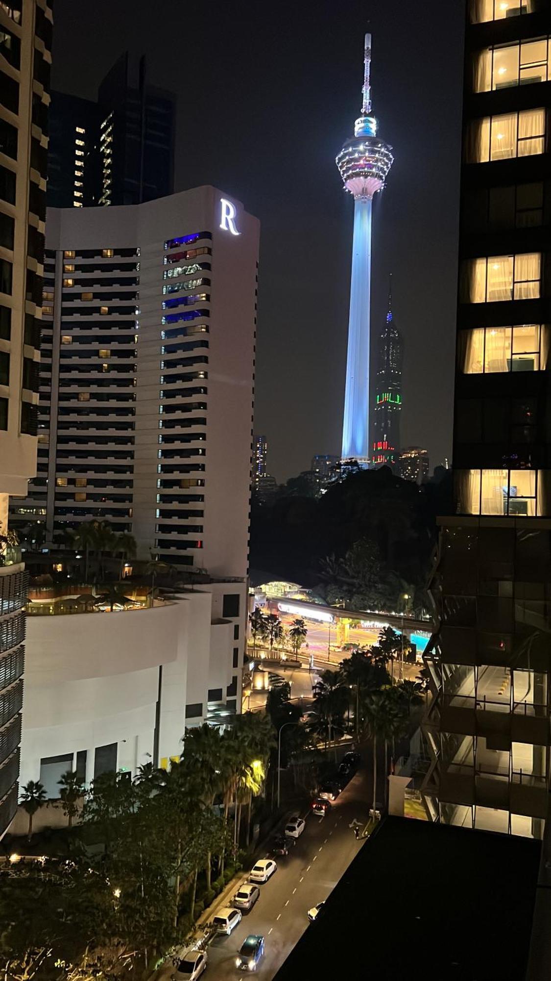 Summer Suites Klcc By Victorians Куала Лумпур Екстериор снимка