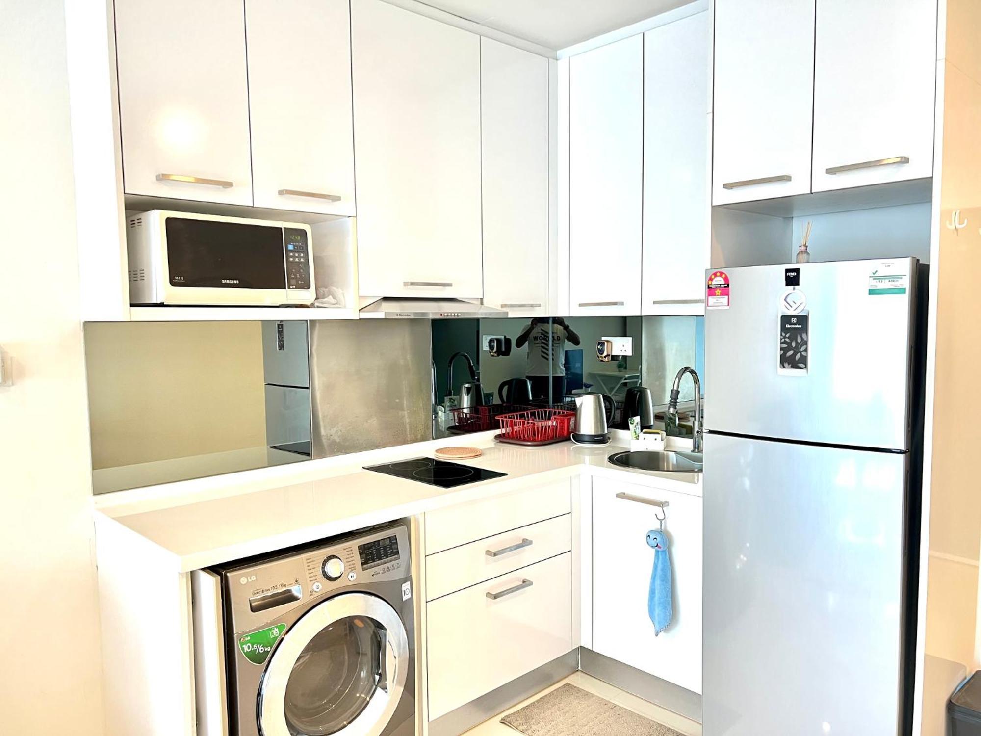 Summer Suites Klcc By Victorians Куала Лумпур Екстериор снимка