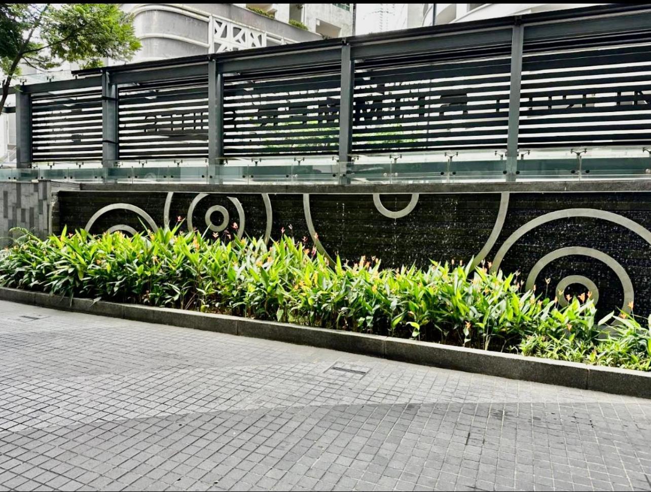 Summer Suites Klcc By Victorians Куала Лумпур Екстериор снимка