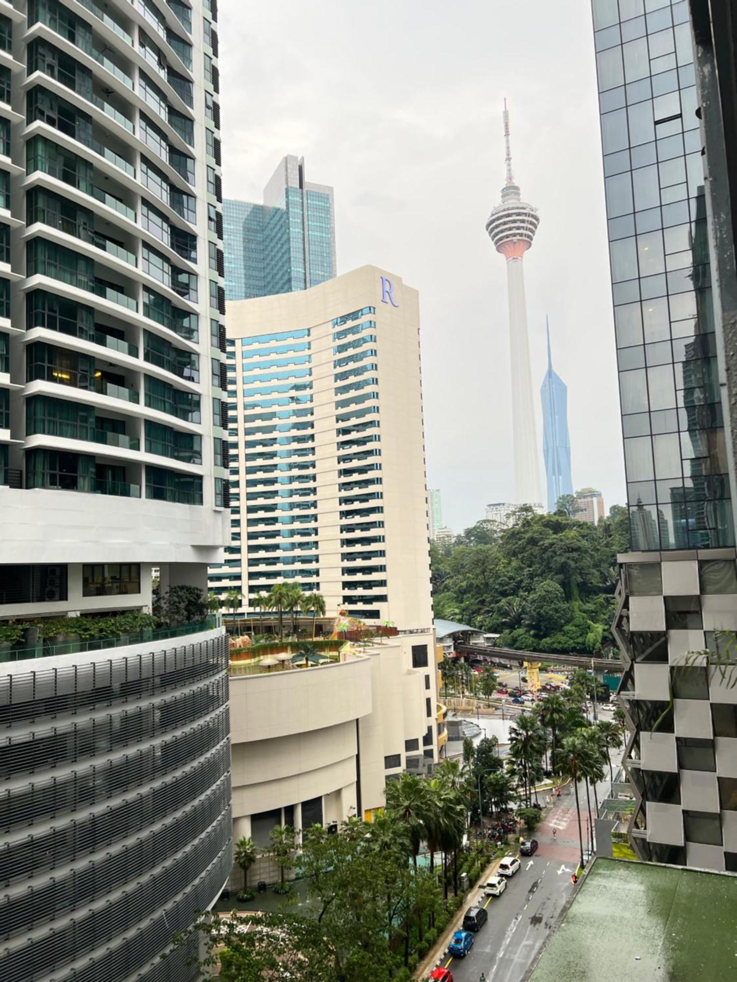 Summer Suites Klcc By Victorians Куала Лумпур Екстериор снимка
